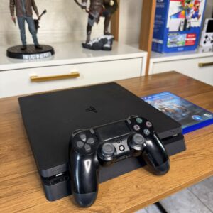 PlayStation 4 Slim - 500GB - Seminovo